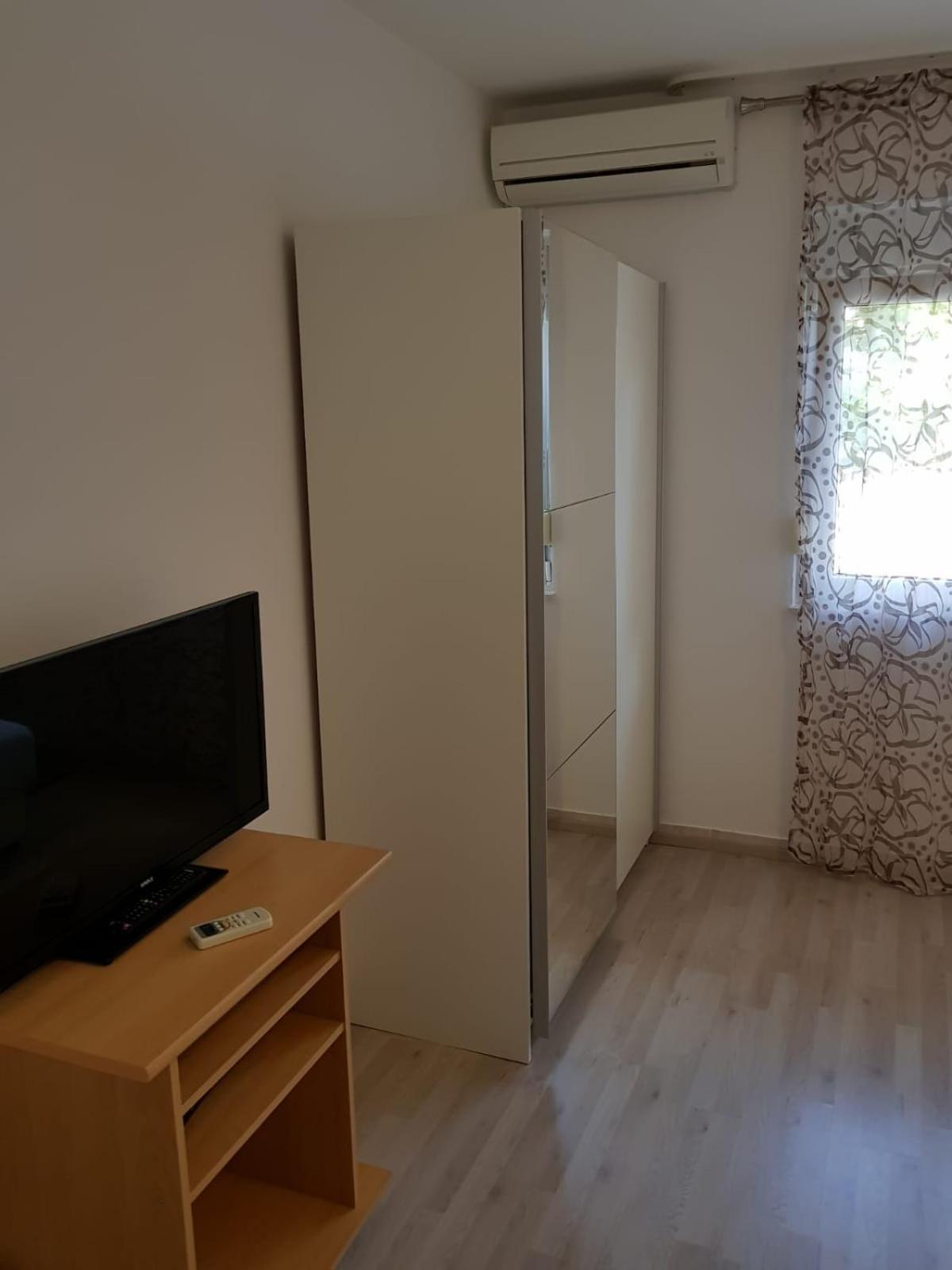 Apartmani Jureta Okrug Gornji Buitenkant foto
