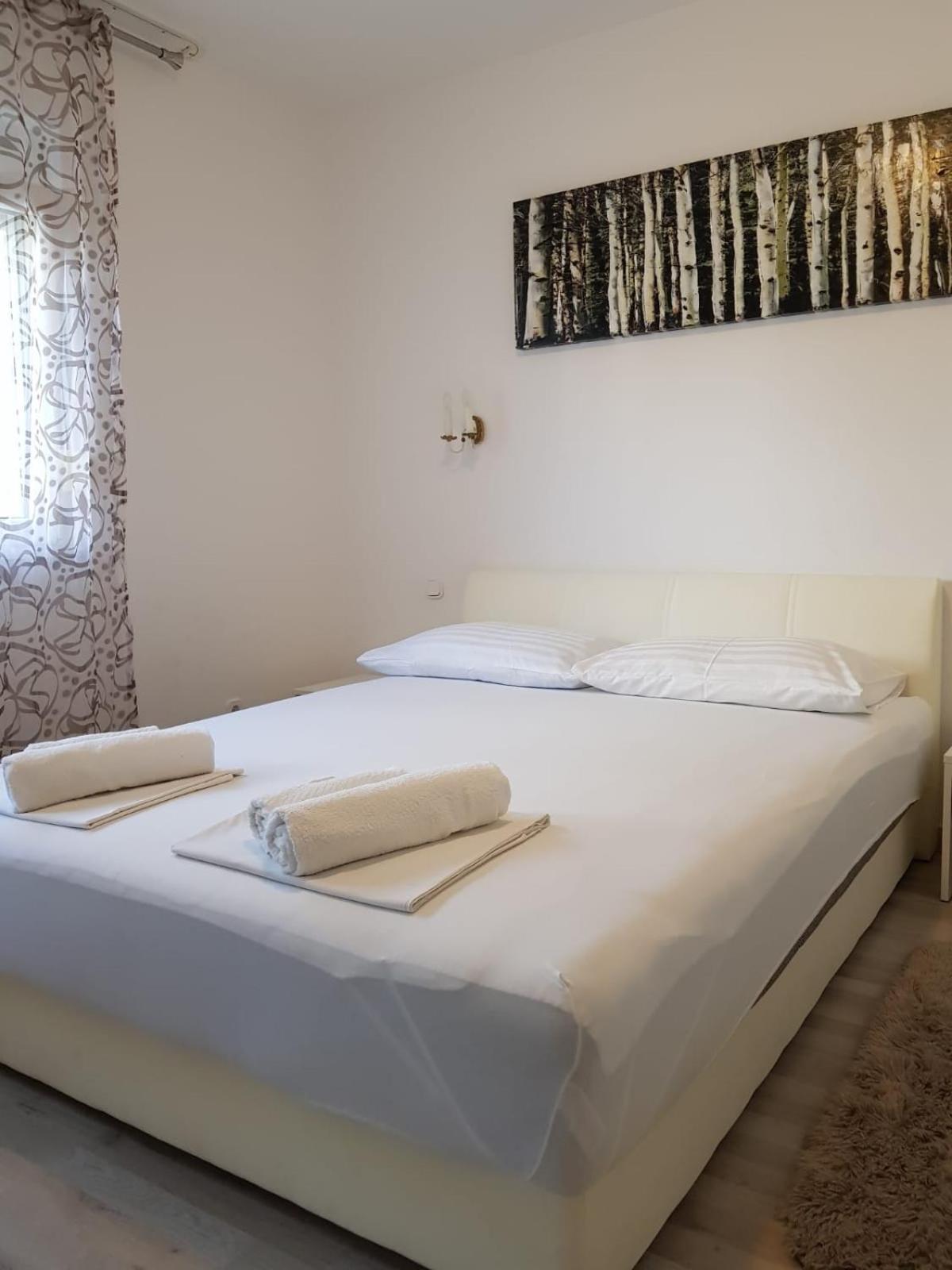 Apartmani Jureta Okrug Gornji Buitenkant foto