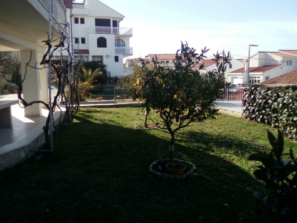 Apartmani Jureta Okrug Gornji Buitenkant foto