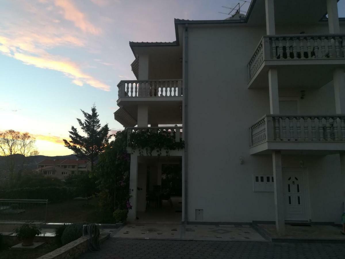 Apartmani Jureta Okrug Gornji Buitenkant foto